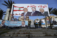 Billboardy k volbám v Libanonu.