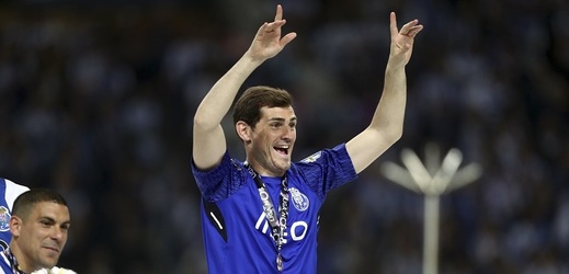 Španělský brankář Iker Casillas stále neplánuje konec kariéry. Rád by pokračoval v portugalském Portu.