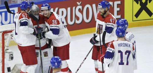 Vítězná radost hokejistů Česka po výhře nad Běloruskem.