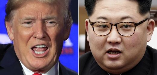 Donald Trump a Kim Čong-un (vpravo).