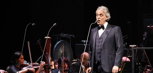 Italský tenorista Andrea Bocelli.
