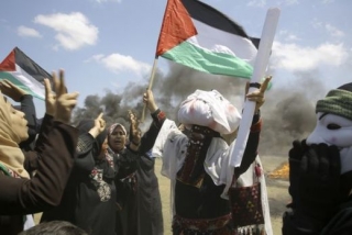 Palestincké ženy se také účastní protestů.