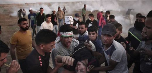 Komisař OSN odsoudil izraelskou střelbu na Palestince.