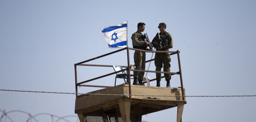 Izraelští vojáci na hranicích s Palestinou. 