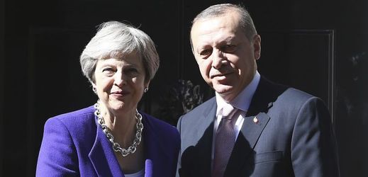 Britská premiérka Theresa Mayová a turecký prezident Recep Tayyip Erdogan.
