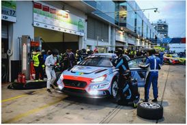 Celý tým Hyundai Motorsport pracoval na jedničku.