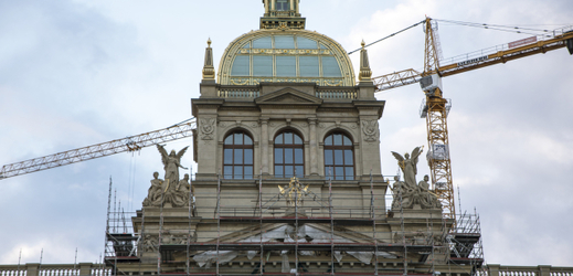 Rekonstruovaná kupole Národního muzea v Praze.