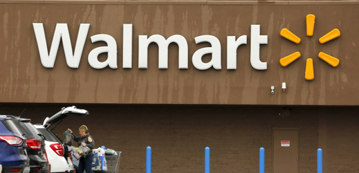 Čtvrtletní zisk Walmartu klesl, překonal však očekávání.