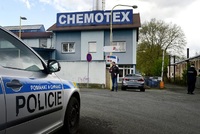 Nehoda s únikem fenolu se stala v děčínské chemičce Chemotex.