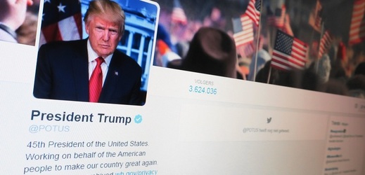 Twitterový profil Donalda Trumpa nepoužívá prezident sám.