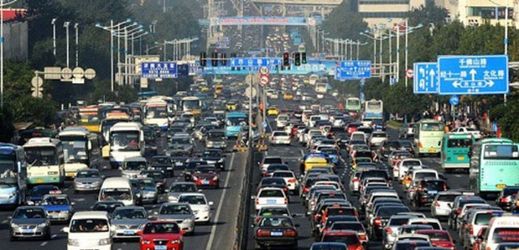 Čína snižuje clo na dovoz osobních automobilů