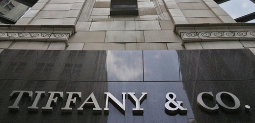 Zisk klenotnictví Tiffany překonal odhady analytiků.