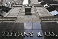 Zisk klenotnictví Tiffany překonal odhady analytiků.