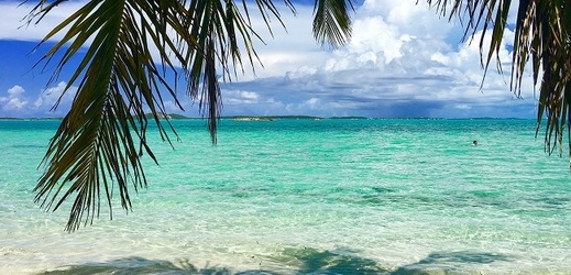 Pláž na Bahamách.