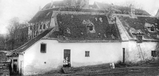 V Čejkovicích se zbortila střecha domku, kde žil Masaryk.