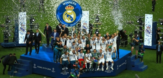 Fotbalisté Realu Madrid slaví vítězství v Lize mistrů.
