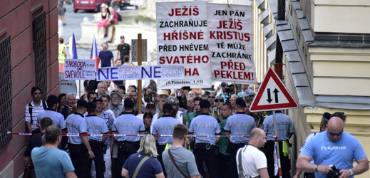Demonstrace hnutí Slušní lidé v Brně.