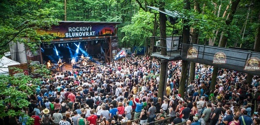 První víkend v červnu bude v řevnickém Lesním divadle patřit festivalu Rockový Slunovrat.