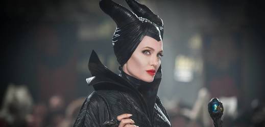 Angelina Jolie ve filmu Zloba - Královna černé magie (2014).