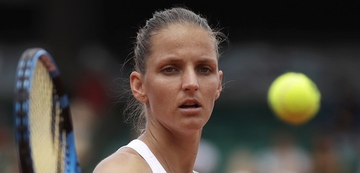 Karolíně Plíškové se v zápase se Šarapovovou nedařilo.