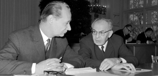 Alexandr Dubček (vlevo) a Gustáv Husák (snímek z roku 1968).