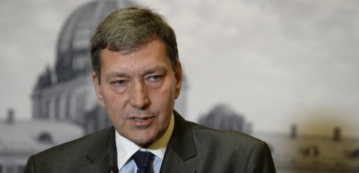 Ministr průmyslu a obchodu v demisi Tomáš Hüner.