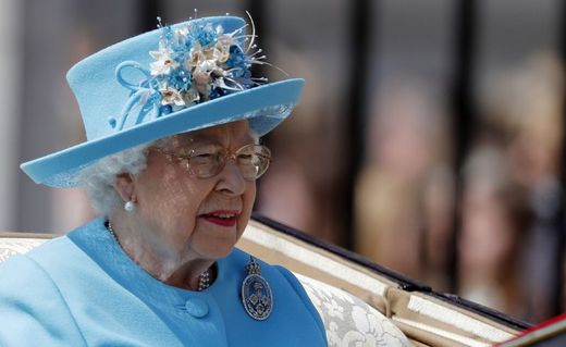 Alžběta II. oslavila 92. narozeniny vojenskou přehlídkou.