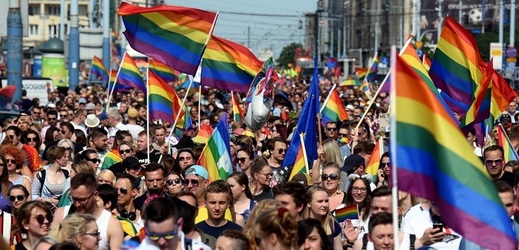 Průvod LGBT ve Varšavě.