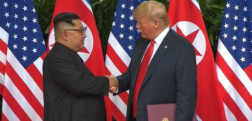 Kim Čong-un, vůdce KLDR, a americký prezident Donald Trump.