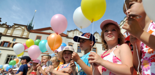 Festival Zrcadlo umění zahájí vypouštění balónků.
