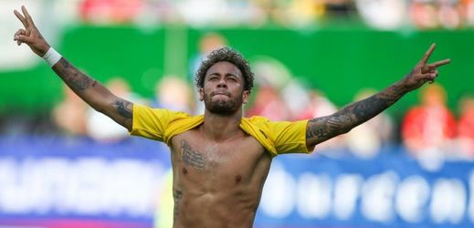 Brazilec Neymar při potupné porážce v semifinále MS 2014 chyběl kvůli zranění.