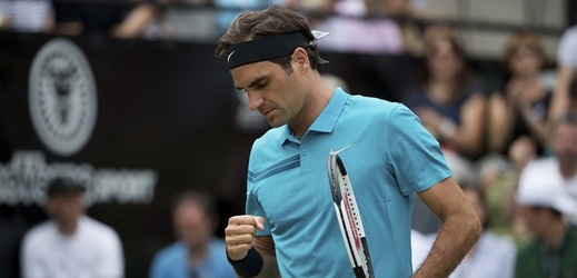 Roger Federer ve Stuttgartu nenašel přemožitele.