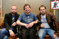 Na snímku Šimon Ornest, zakladatel kapely The Tap Tap (zleva), Láďa Angelovič, moderátor, Ondřej Ládek alias Xindl X.