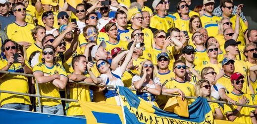 Více než stovka švédských fanoušků na poslední chvíli přišla o cestu do Ruska.