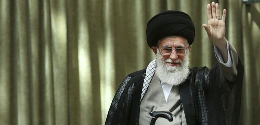 Íránský nejvyšší duchovní vůdce ajatolláh Alí Chameneí.