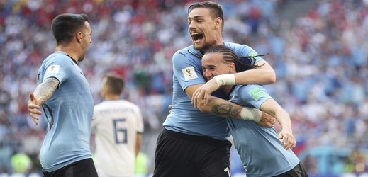 Fotbalisté Uruguaye porazili oslabené Rusko a ovládli skupinu A.