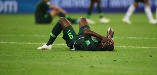 Nigerijští fotbalisté byli po prohře s Argentinou velmi zklamaní.