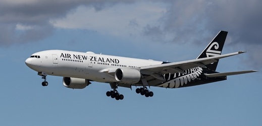 První cesta muže vedla letadlem z Nového Zélandu do Austrálie.