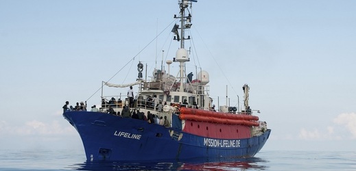 Loď Lifeline zakotví na Maltě.