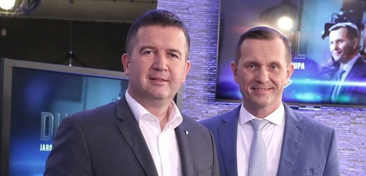 Jan Hamáček s moderátorem pořadu Jaromírem Soukupem. 