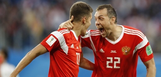 Ruští fotbalisté budou chtít využít slabin ve španělské defenzivě.