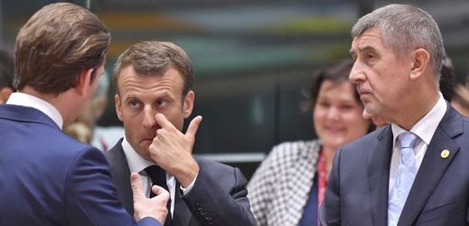 Francouzský prezident E. Macron (vlevo) a český premiér A. Babiš.