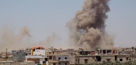 Asadův režim bombarduje město Mseifra v provincii Dará.