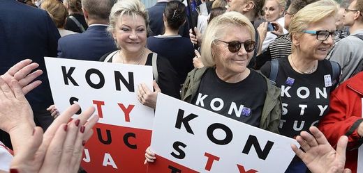 Momentka z protestů v Polsku.