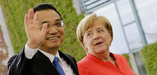 Čínský premiér Li Kche-čchiang a německá kancléřka Angela Merkelová.