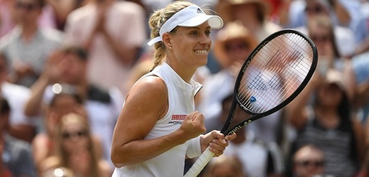 Němka Angelique Kerberová si připsala další vítězství a je první finalistkou Wimbledonu.