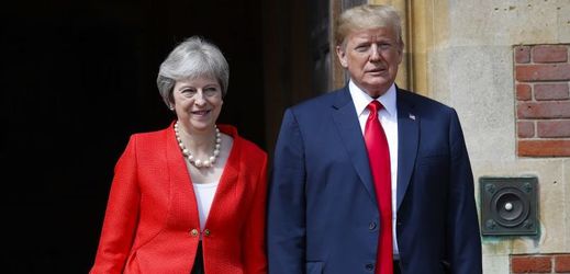 Britská premiérka Theresa Mayová a americký prezident Donald Trump.