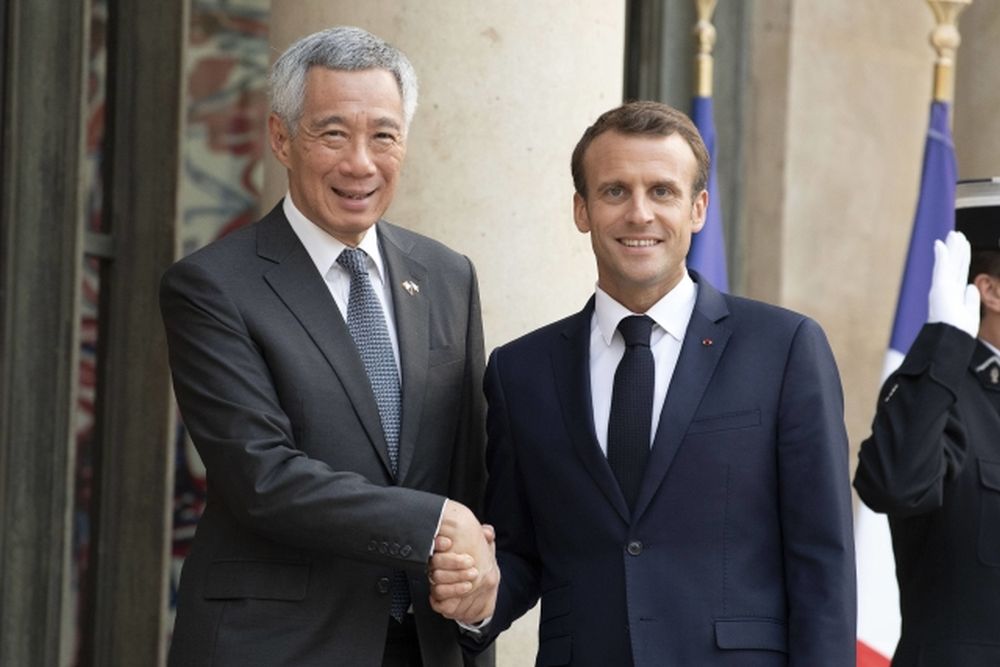 Francouzský prezident Emmanuel Macron pozval na letošní oslavy singapurského premiéra Lee Hsien Loonga. 