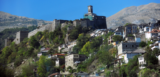 Pohled na město Gjirokastër.
