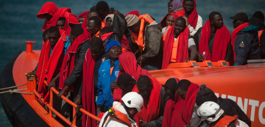 Migranti dorazili do španělského přístavu.